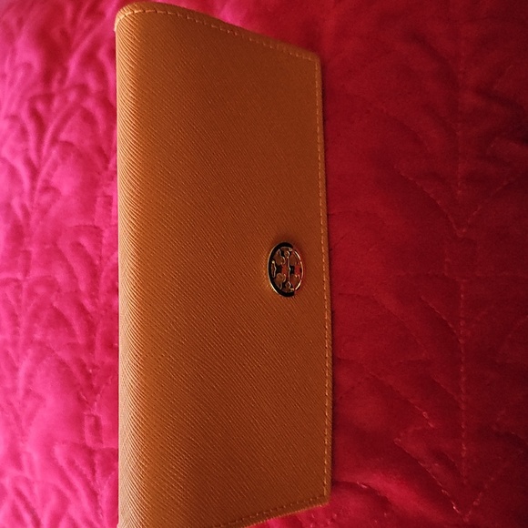 Tory Burch glass case - Picture 2 of 8